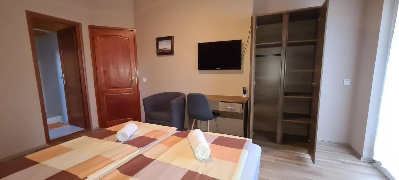 Hajas Familia Kiado Szobak Balatonmáriafürdő Εξωτερικό φωτογραφία