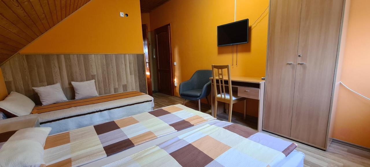 Hajas Familia Kiado Szobak Balatonmáriafürdő Εξωτερικό φωτογραφία